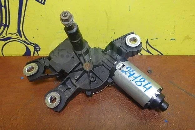 Моторчик стеклоочистителя задний Volkswagen Passat B6 (2005—2010)