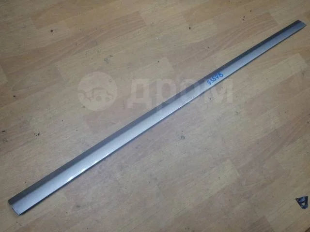 Молдинг передней правой двери Mercedes-Benz C-класс W203/S203/CL203 (2000—2004)