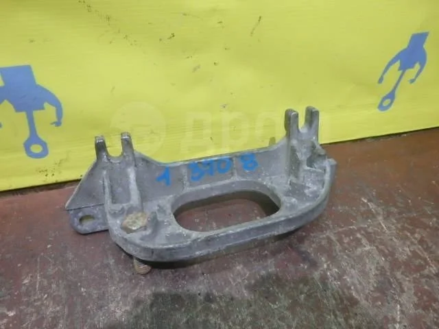 Кронштейн КПП Renault Logan I рестайлинг (2009—2015)