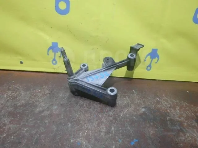 Кронштейн КПП Renault Clio RS II рестайлинг (2001—2005)