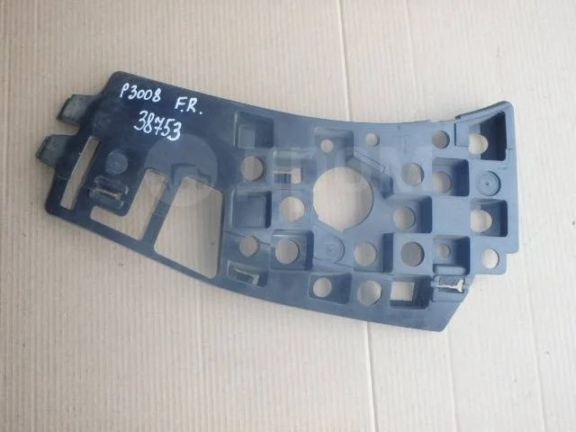 Кронштейн переднего бампера правый Peugeot 3008 I (2009—2013)