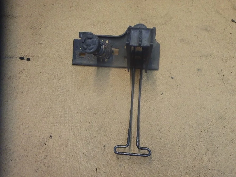 Замок капота Renault Master III (2010—2014)