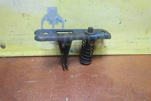 Замок капота Land Rover Freelander I (1997—2003)