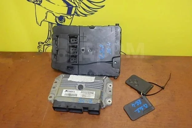 Блок управления двигателем Renault Scenic II рестайлинг (2006—2009)