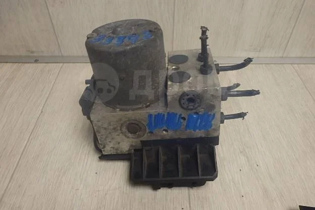 Блок ABS (насос) Volkswagen Passat B5 рестайлинг (2000—2005)