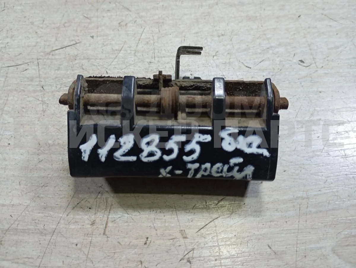 Ручка багажника Ниссан Икс-Трейл 1  T30