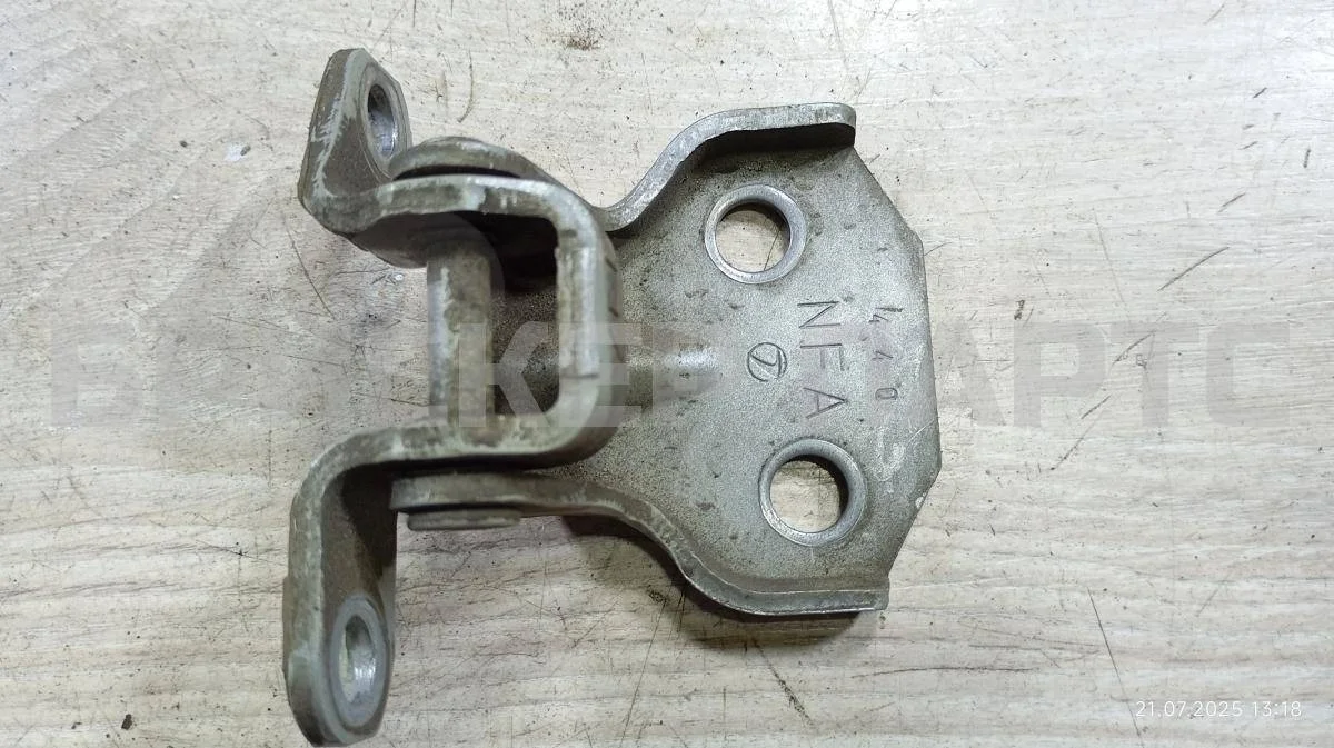 Петля двери пер правой Субару Импреза 2  (GD/GG, G11)