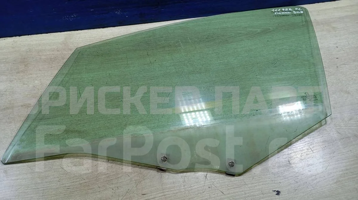 Стекло двери передней Пежо 308