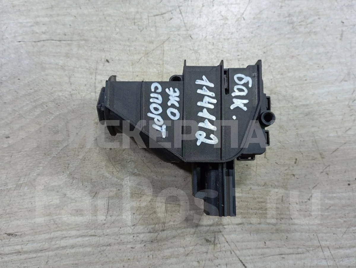 Замок бензо-лючка Форд ЭкоСпорт 1