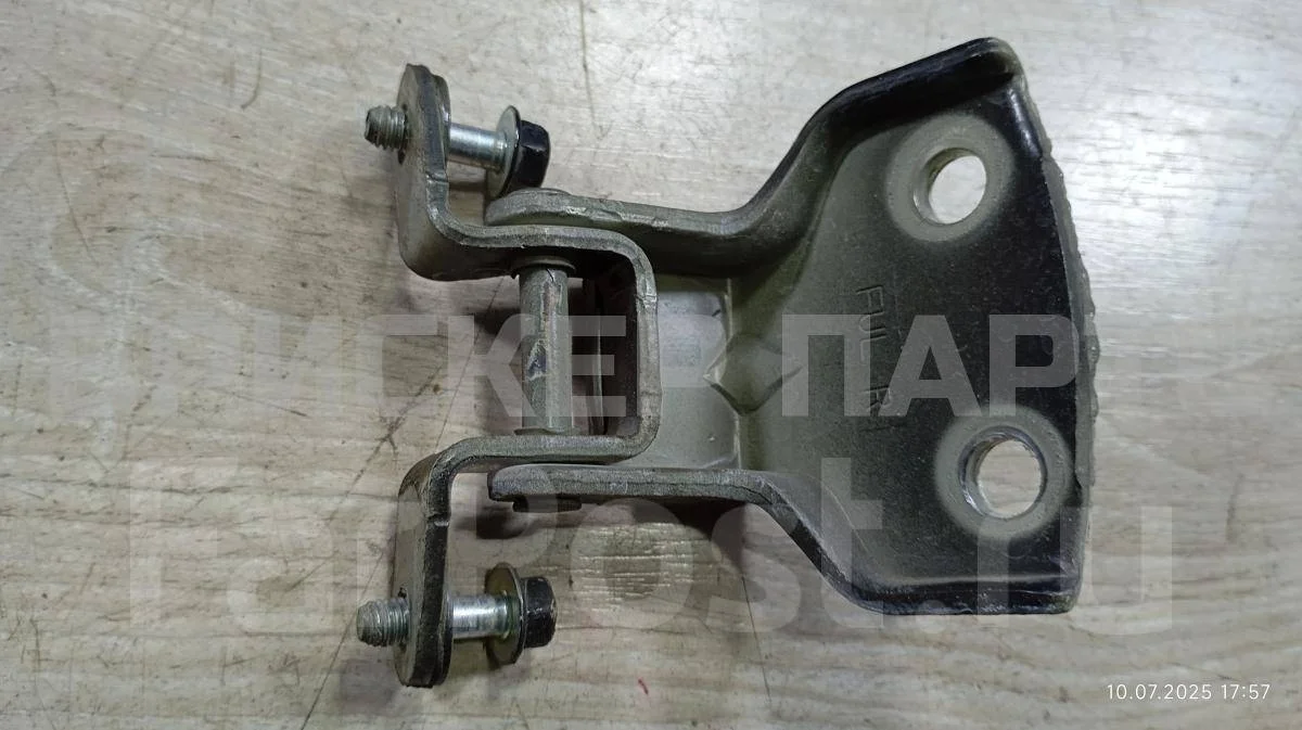 Петля двери пер правой Шевроле Авео 1  T250