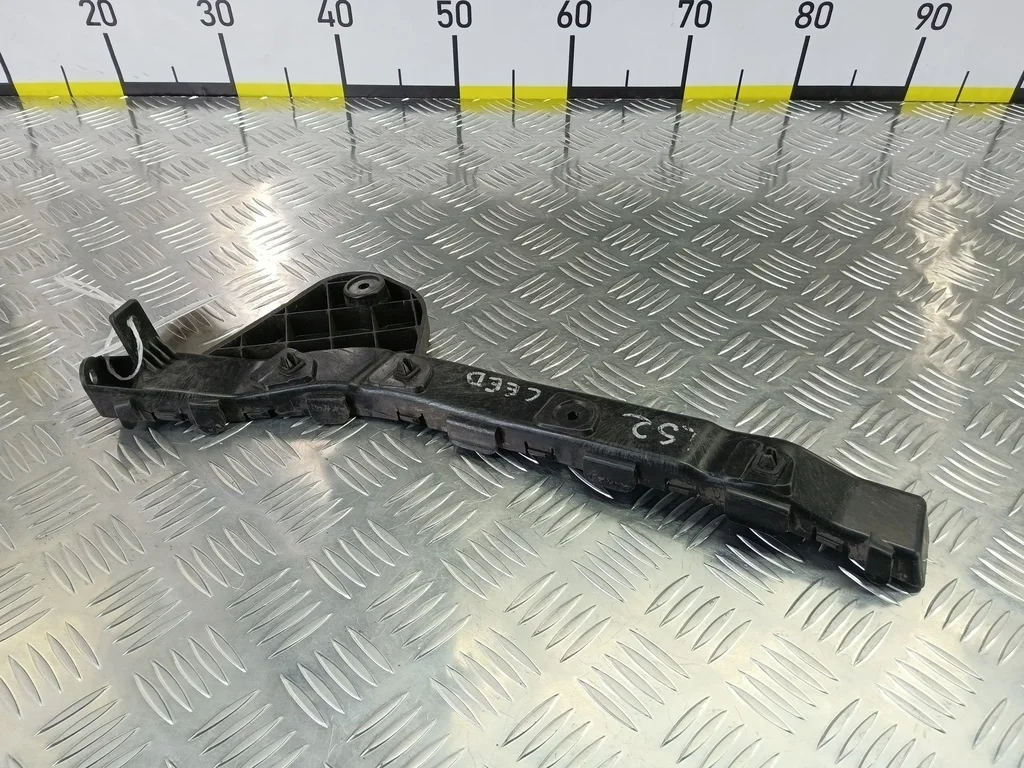 Кронштейн бампера задний Kia Ceed ED (2006—2010)