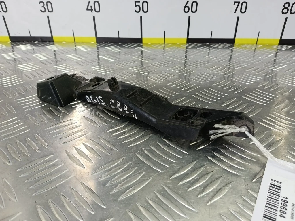 Кронштейн бампера передний Kia Ceed ED (2006—2010)