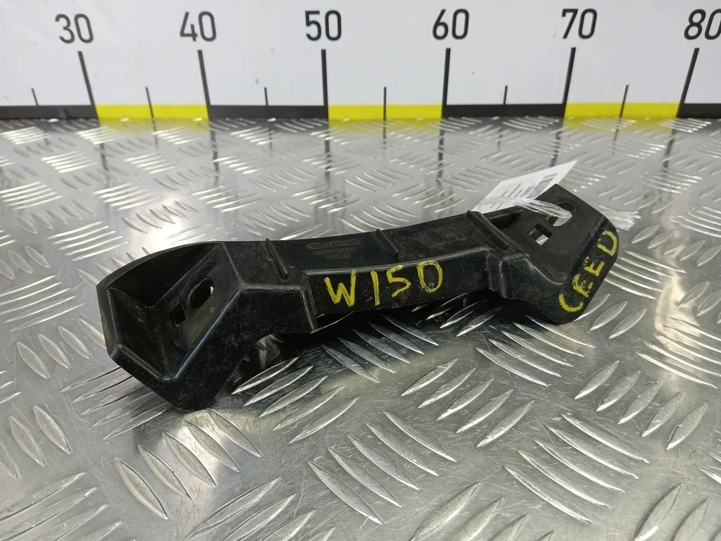 Кронштейн бампера передний Kia Ceed ED (2006—2010)