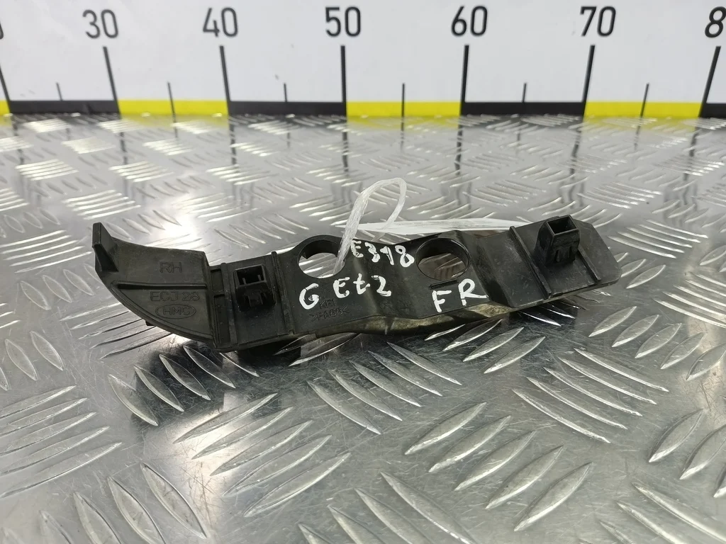 Кронштейн бампера передний Hyundai GETZ I (2002—2