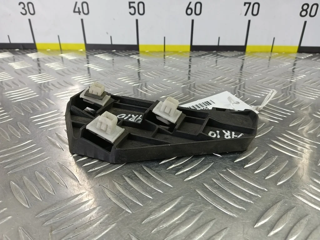 Кронштейн бампера передний HONDA CR-V II (2001—20