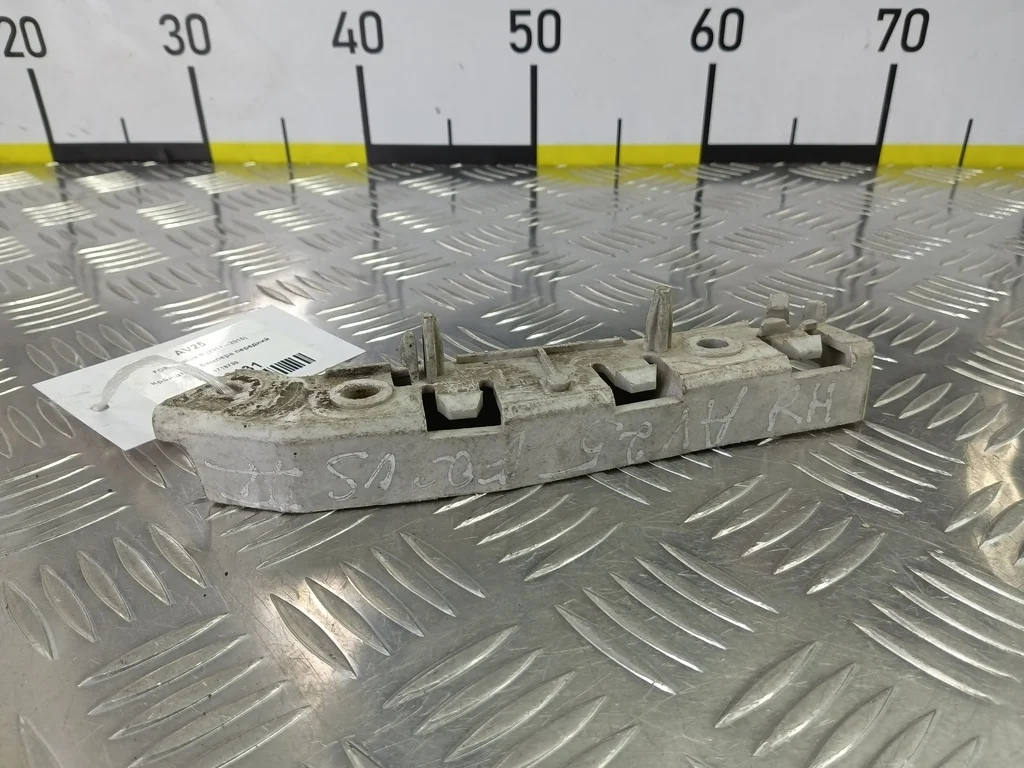 Кронштейн бампера передний FORD Focus III (2011—2