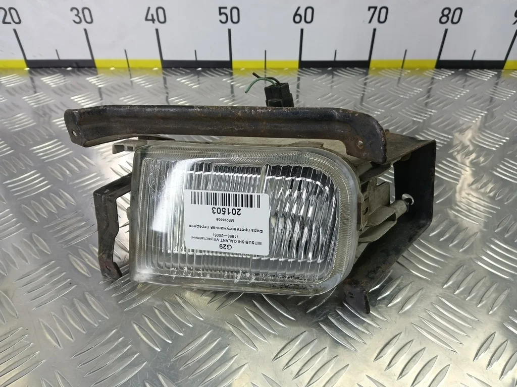 Фара противотуманная передняя MITSUBISHI GALANT V
