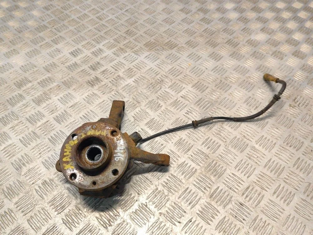 Поворотный кулак передний левый Renault Kangoo