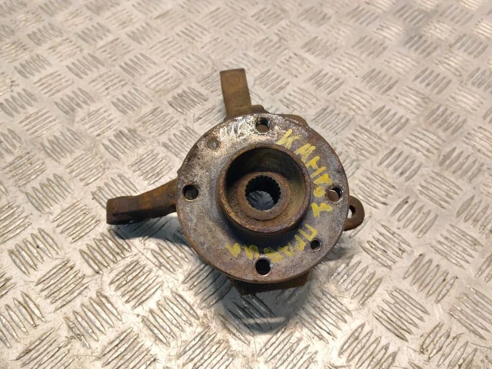 Поворотный кулак передний правый Renault Scenic I