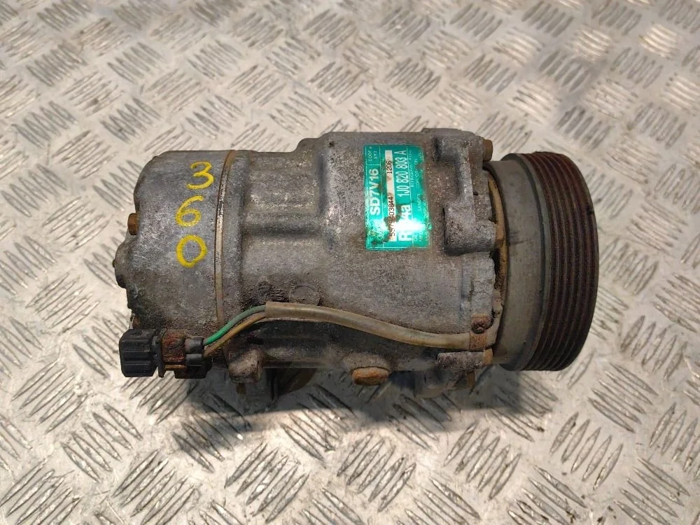 Компрессор кондиционера Volkswagen Golf Mk4