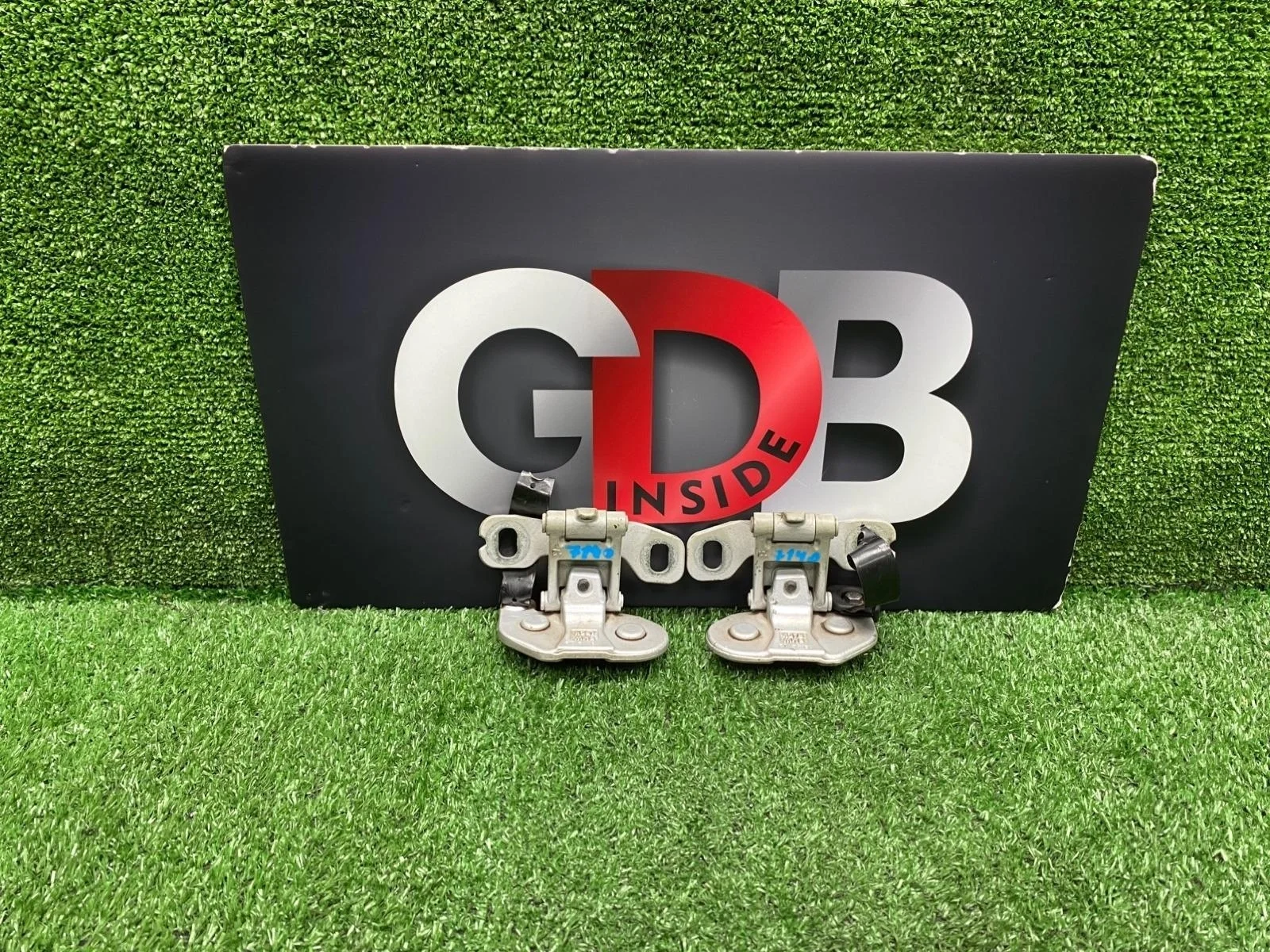 Петли багажника BMW X1 23.03.2012 41627067219 E84 N20B20A