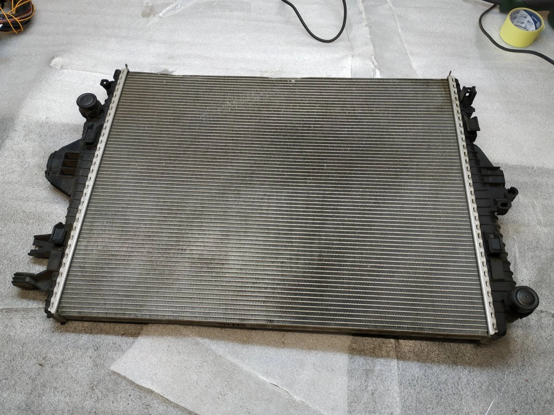 радиатор основной Volkswagen Touareg 2 7P6 2015