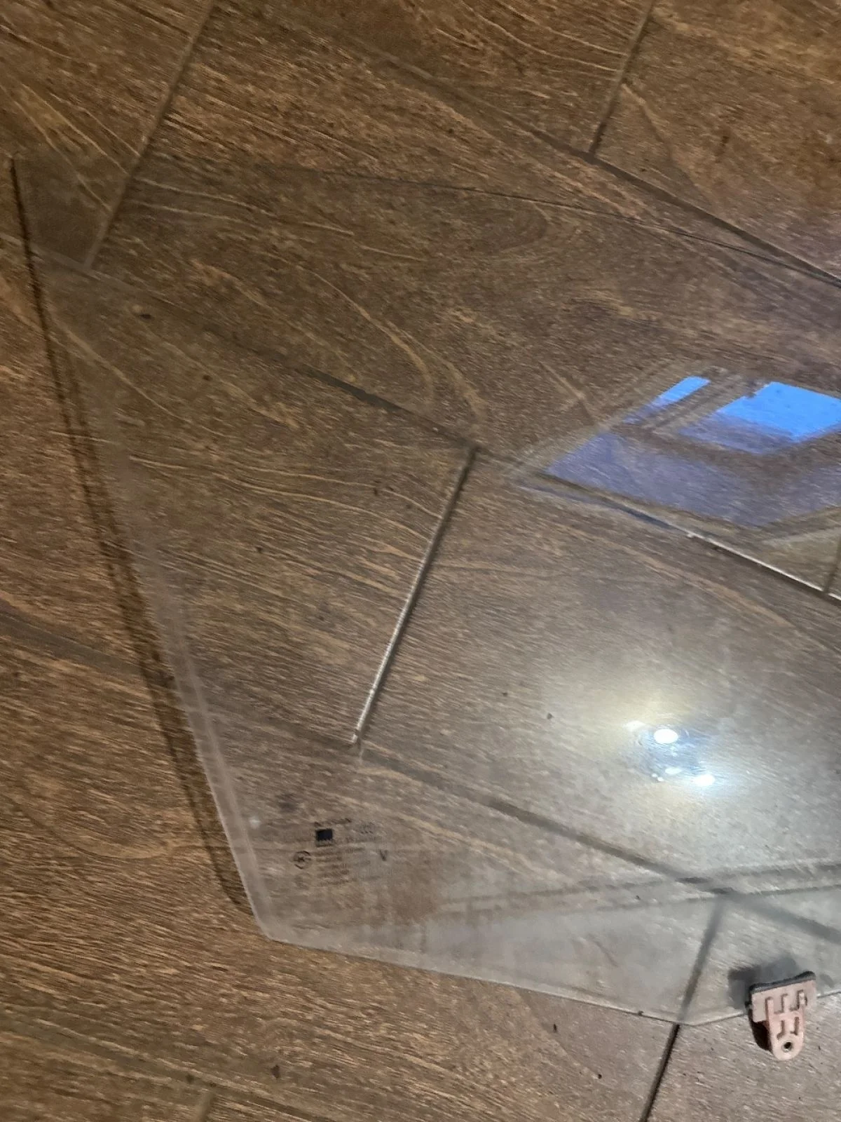 Стекло двери передней правой Nissan Almera Classic I (2006—2013)