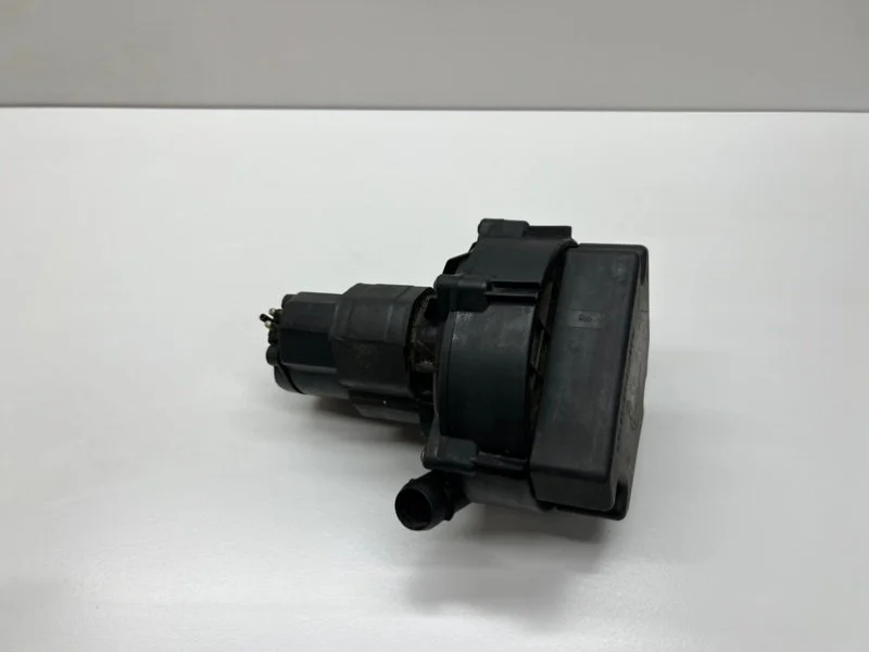 Насос воздушный Mercedes-Benz C-Class W202