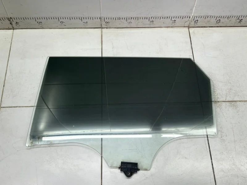 Стекло двери заднее левое Kia Seltos SP2