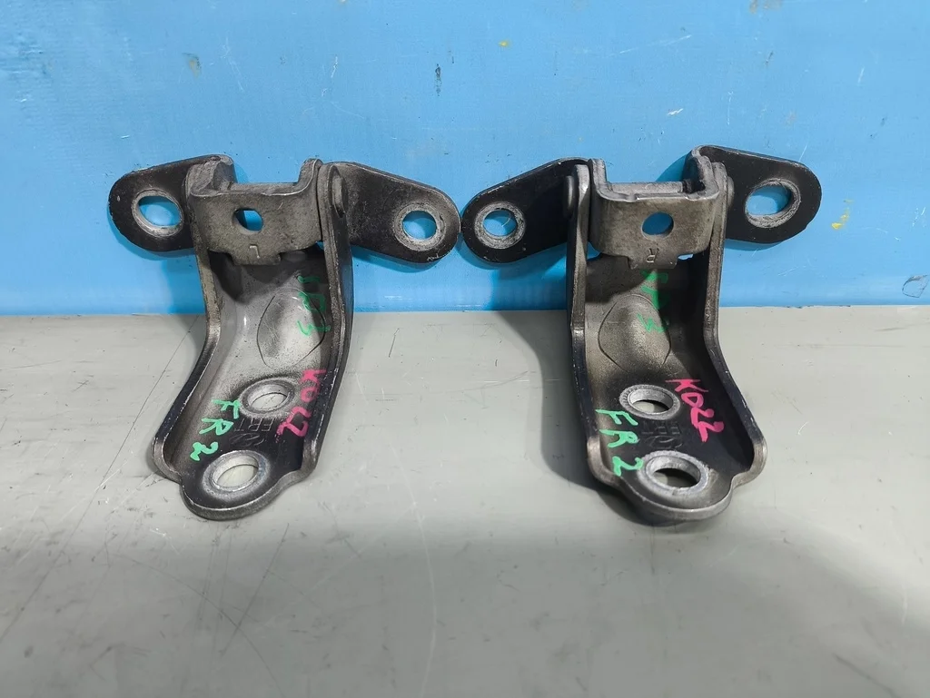 петля двери Kia Sportage 3 2010-2014 12.06.2012