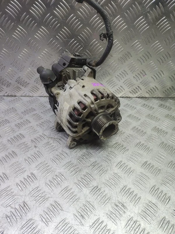 Генератор Nissan Serena 2310A1VA0A NC26 MR20DD