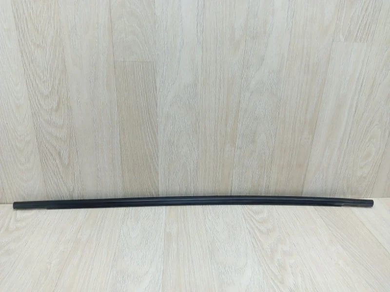 Молдинг стекла двери Hyundai Solaris 832201R000 1, задний правый