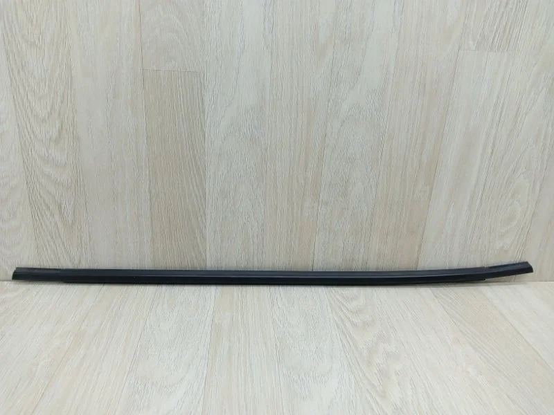 Молдинг стекла двери Hyundai Solaris 832201R000 1, задний левый