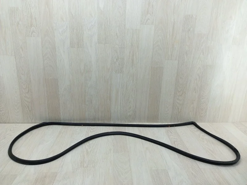 Уплотнитель двери Hyundai Solaris 821404L000 1, передний правый