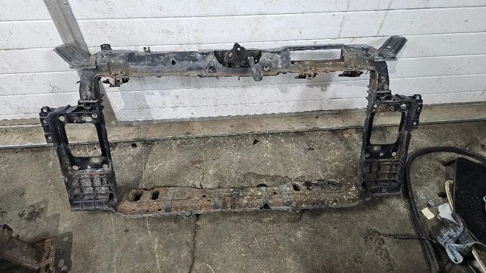 Панель передняя,телевизор Kia Ceed JD (2012—2015)