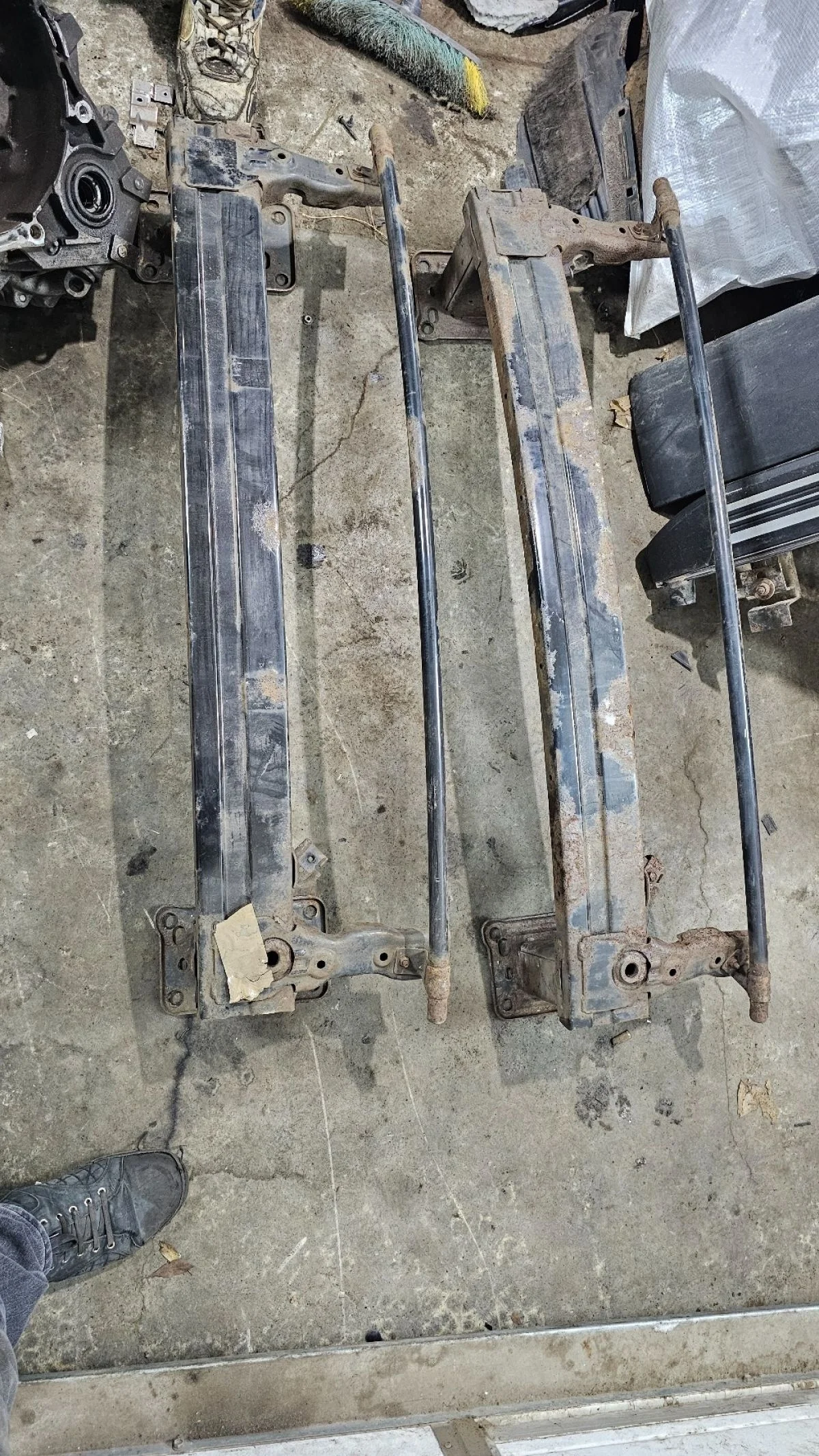 Усилитель бампера передний Kia Ceed JD (2012—2015)