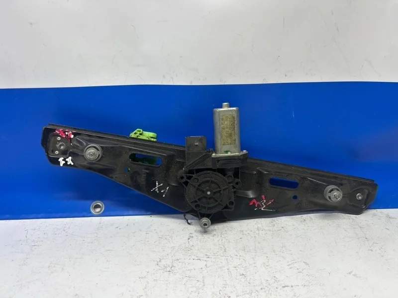 Стеклоподъемник BMW X1 (E84) 51352990387, задний левый