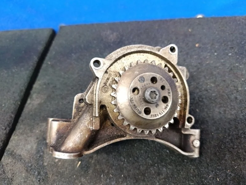 Насос масляный Volkswagen Polo Sedan 2014 03C115105T 1.6 CFN