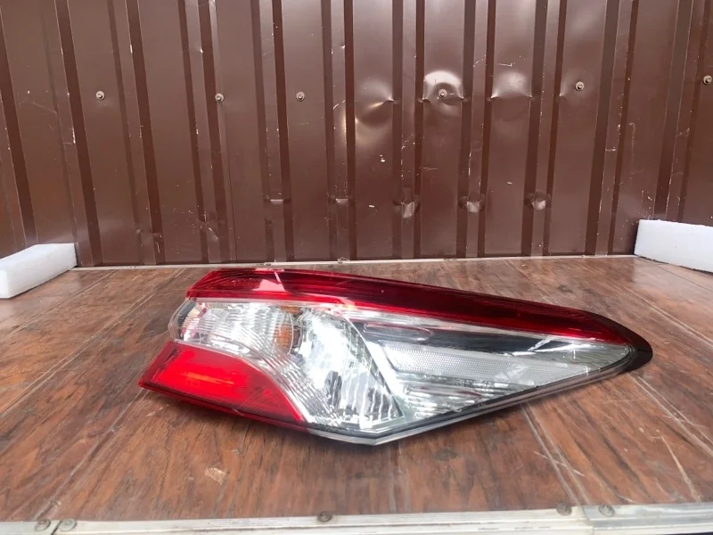 Фонарь Toyota Camry 2018-2021 70
