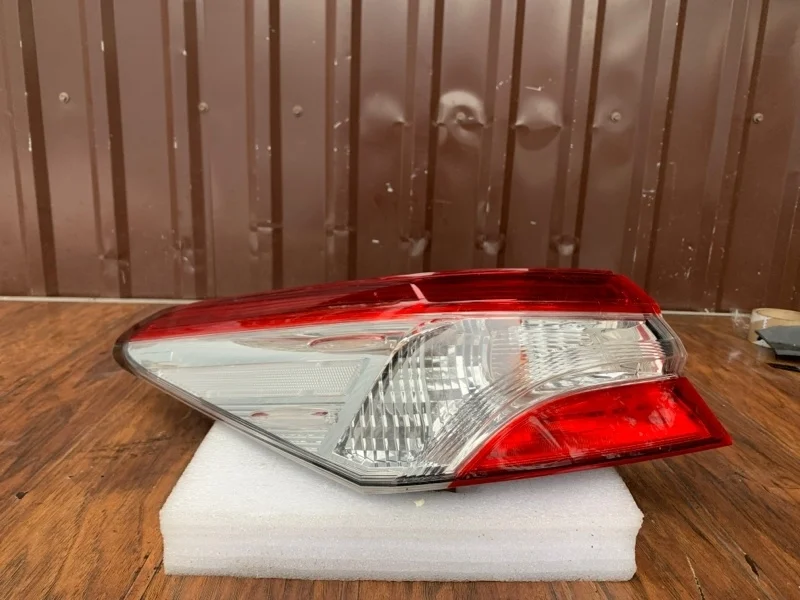 Фонарь Toyota Camry 2018-2021 70