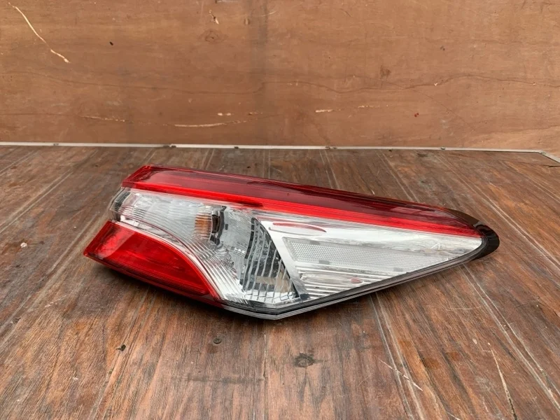 Фонарь Toyota Camry 2018-2021 70