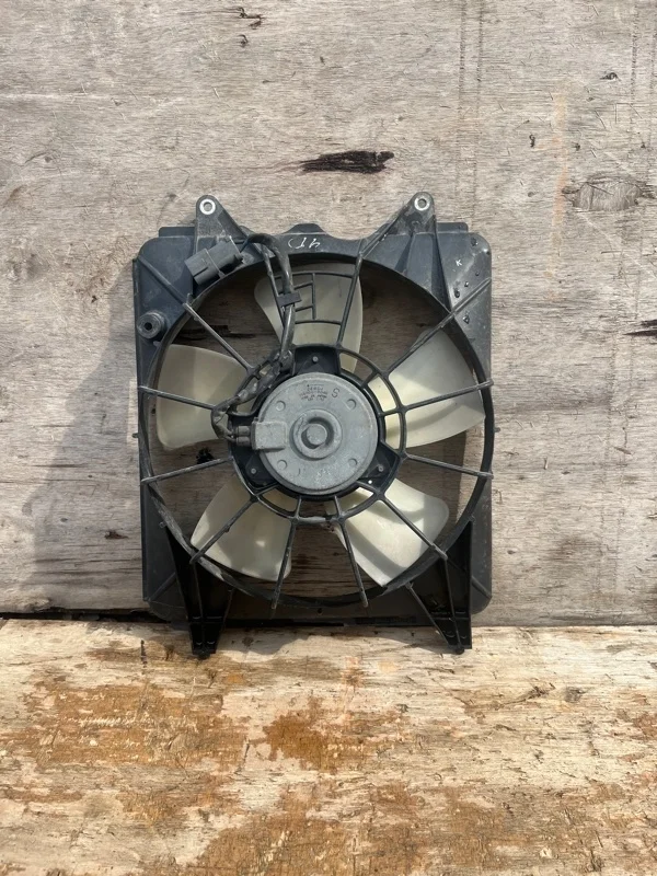 Диффузор вентилятора сборе Honda Civic 8 2006-2011 4D