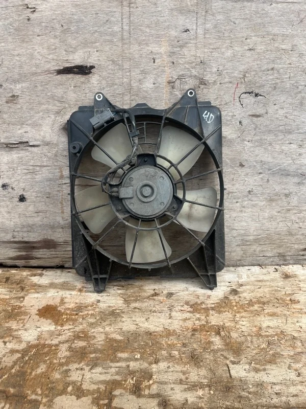 Диффузор вентилятора сборе Honda Civic 8 2006-2011 4D