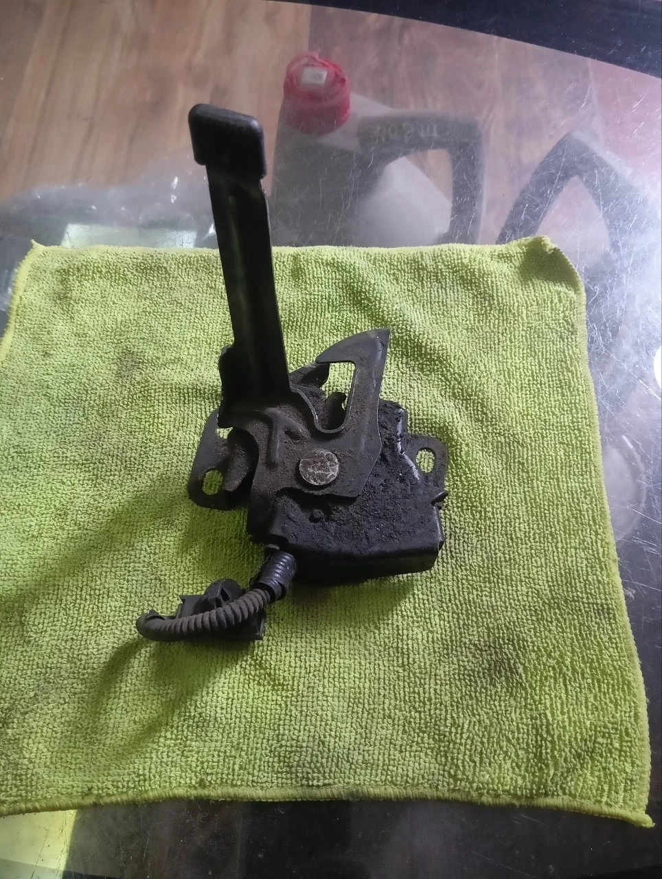 Замок капота Honda Civic 8 2006-2011 4D