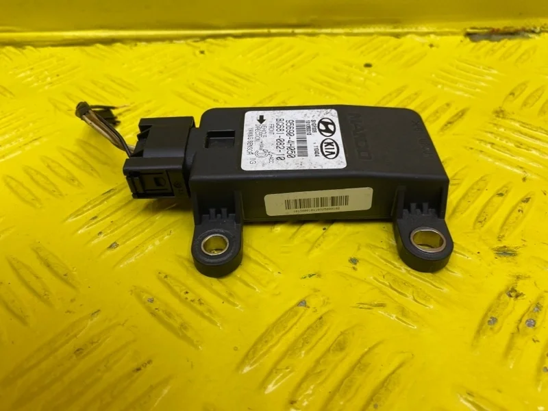 Датчик курсовой устойчивости Hyundai Grand Starex/H1 2011 956904H050 2.5 D4CB