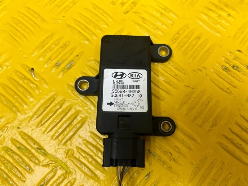 Датчик курсовой устойчивости Hyundai Grand Starex/H1 2010 956904H050 2.5 D4CB