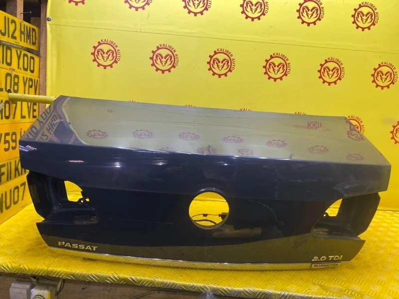 Крышка багажника Volkswagen Passat 7 2011 3AE827025 B7 2.0 CFFB