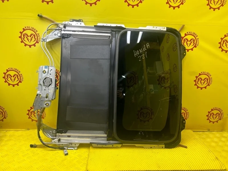 Люк Honda CR-V 2 2006 70450S5AJ01 2.0 K20A4