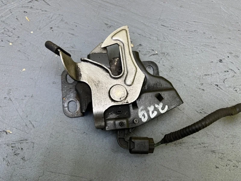 Замок капота Honda Accord 8 2010 74120TL0G01 2.0 R20A3
