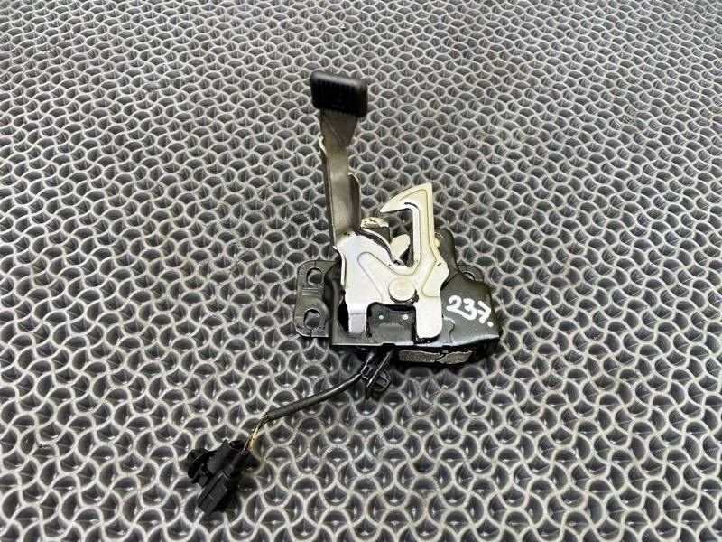 Замок капота Honda Civic 8 2008 74120SMRE01 5D 2.2 N22A2